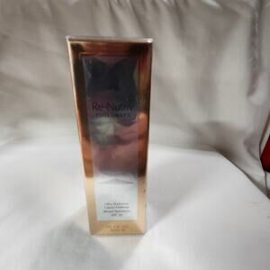 Estee Lauder Re-Nutriv Ultra Radiance Liquid Makeup Broad Spectrum SPF 20 B10